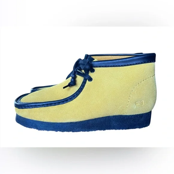 CLARKS Jamaica Bee Yellow Suede Leather Desert Boots Men display picture 3